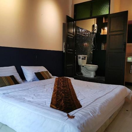 Madera House Chiang Mai Hotel Kültér fotó