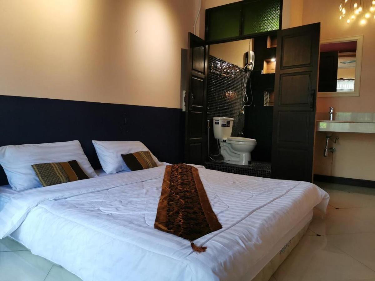 Madera House Chiang Mai Hotel Kültér fotó