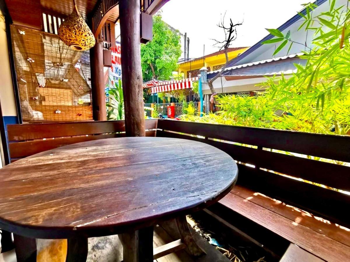 Madera House Chiang Mai Hotel Kültér fotó