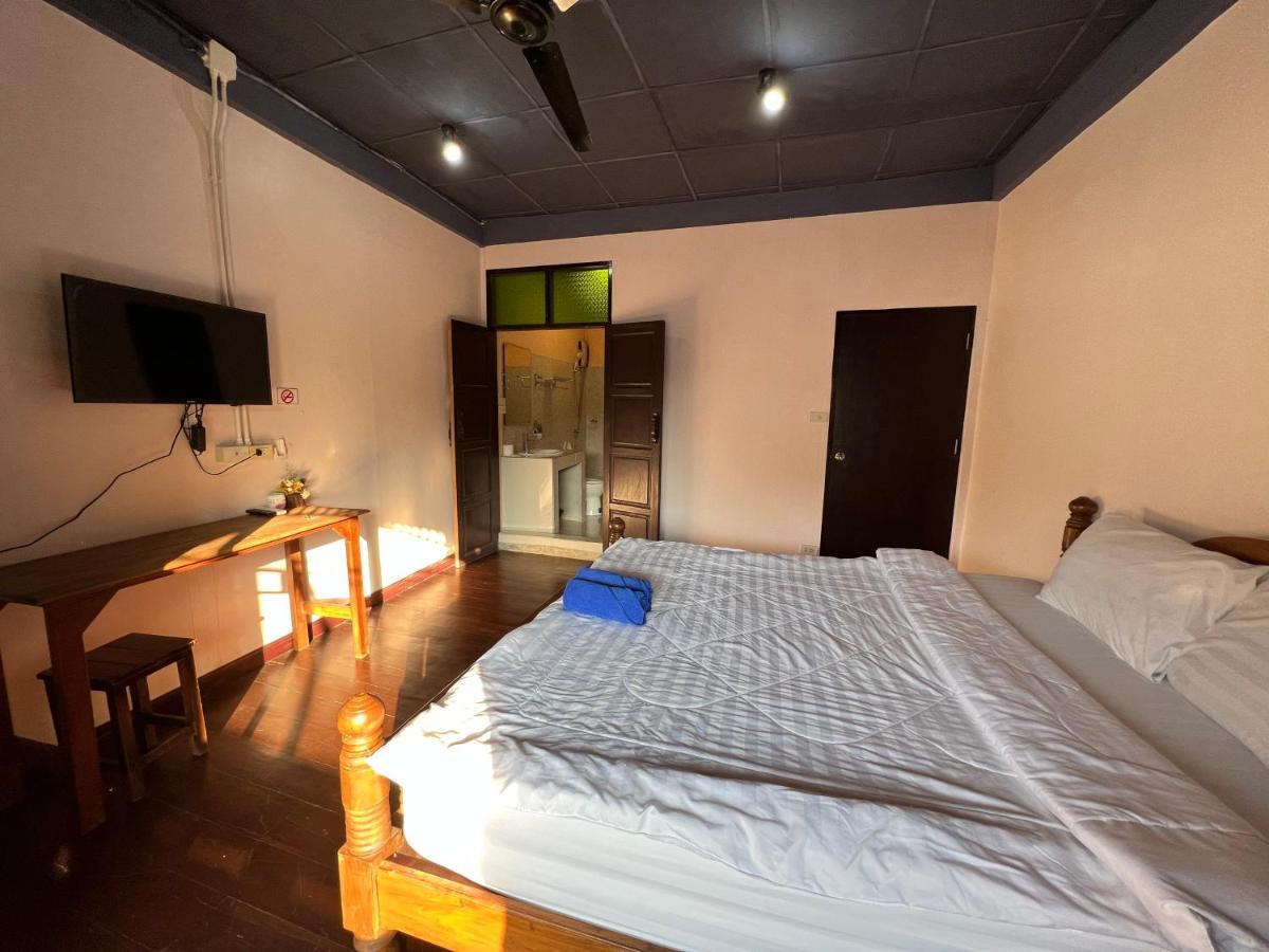 Madera House Chiang Mai Hotel Kültér fotó